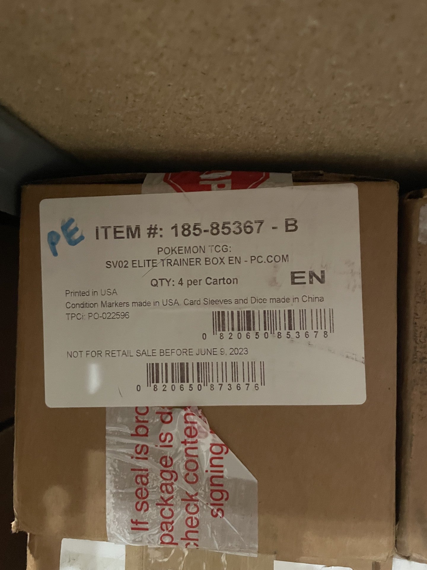 Pokemon - Paldea Evolved Pokemon Center ETB Case